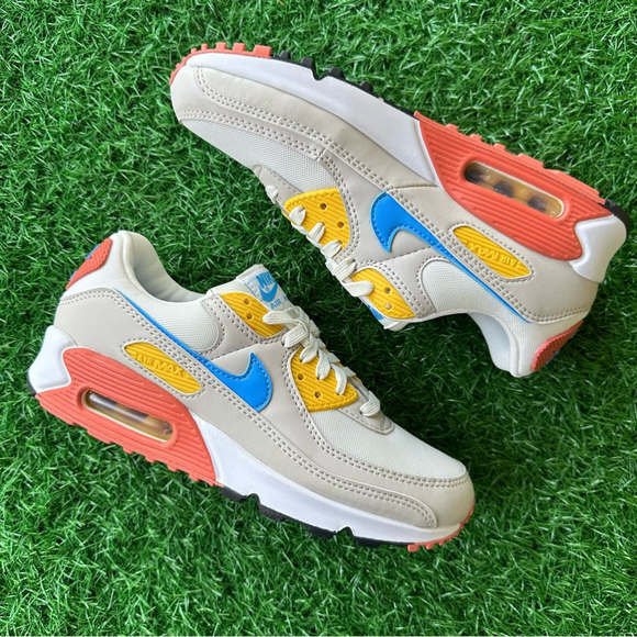 Nike Air Max 90 - Picture 2 of 8